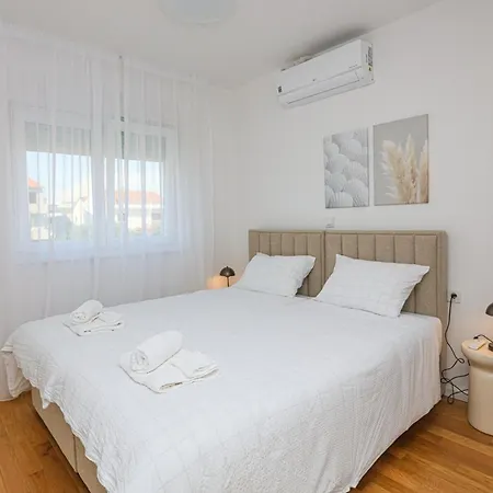 Апартаменты With Parking Space Brodarica - - 24706