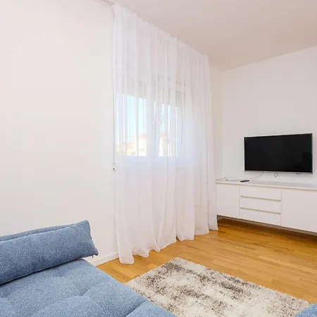 With Parking Space Brodarica - - 24706 *