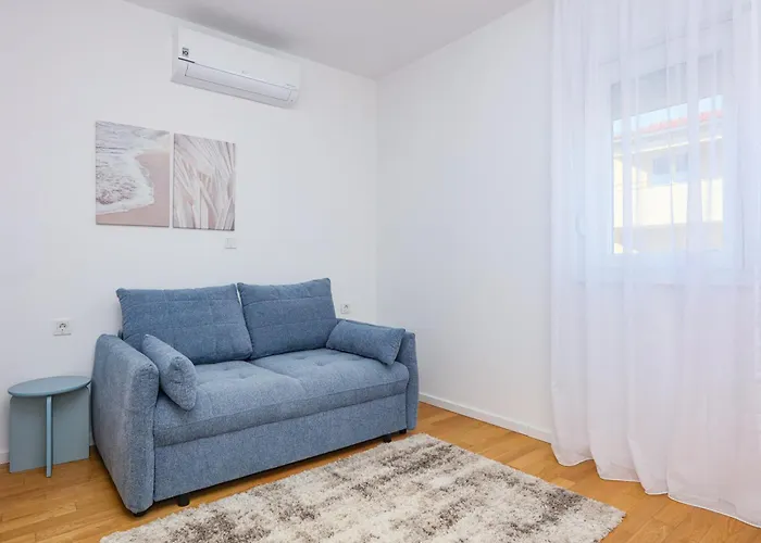 With Parking Space Brodarica - - 24706 Апартаменты Шибеник