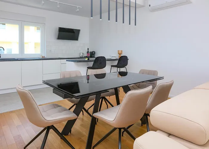 With Parking Space Brodarica - - 24706 Апартаменты Шибеник