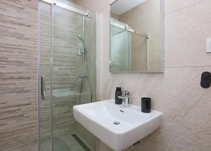 公寓 With Parking Space Brodarica, - 24706 希贝尼克