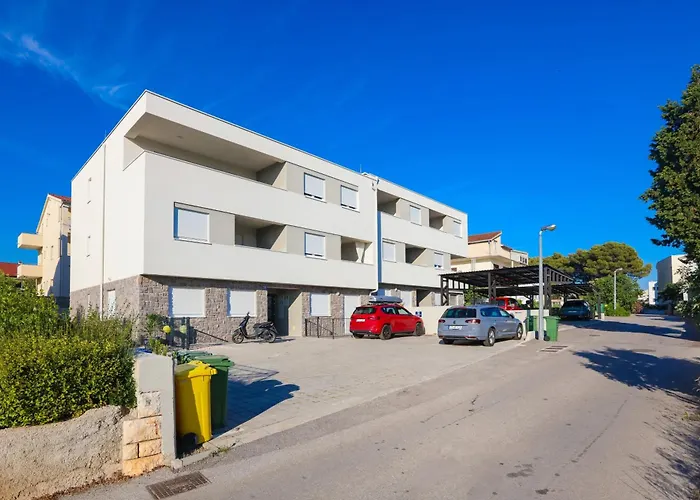 With Parking Space Brodarica - - 24706 Шибеник